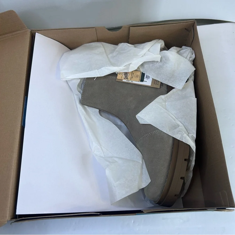 NWT TOMS Astrid Water Repellent‎ Suede Ankle Boots Dune Womens 9.5